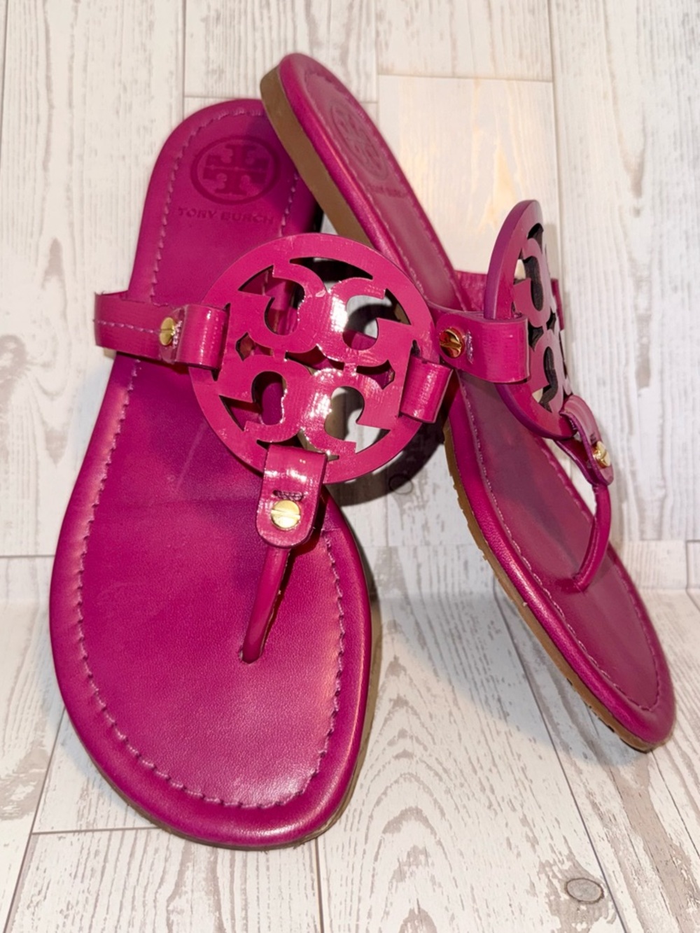 Tory Burch Miller Saffiano Patent Sandal - Party Fuschia - size 7 - Picture 7 of 14